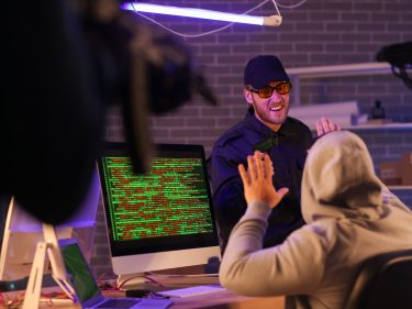 Hacker rouba R$16 milhões em criptomoedas, mas perde tudo logo em seguida