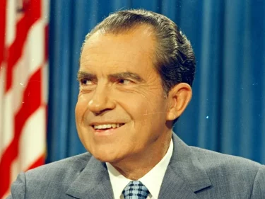 52 Anos após Bretton Woods: 2900% de aumento na base monetária