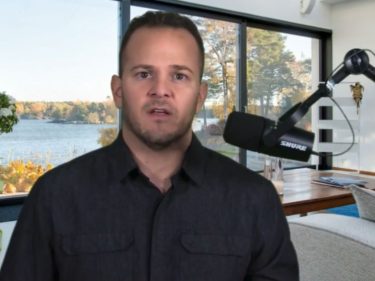 Pastor é acusado de enganar fiéis em US$ 1,3 milhão com cripto falsa, e afirma que Deus quem ordenou