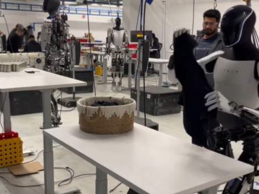 Tesla mostra incrível avanço em seu robô. Agora ele dobra camisetas, se tiver ajuda