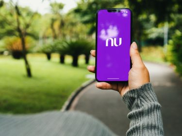 Nubank aumenta taxas para criptomoedas por conta do IOF