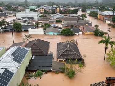 Após fortes chuvas, comunidade cripto reúne doações para o RS. Saiba como doar