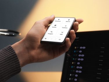 Ledger Stax, criada por designer do iPod, começam a ser enviadas aos compradores da pré-venda