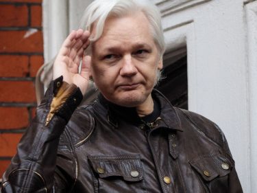 Quem é Julian Assange, fundador da WikiLeaks e temido pelos governos