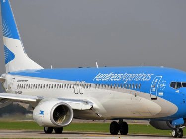 Javier Milei fomenta voos do Brasil para Argentina por meio do setor privado