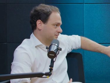 Tiago Reis compra Bitcoin pela primeira vez, e aposta contra MicroStrategy. ‘Me desejem sorte’