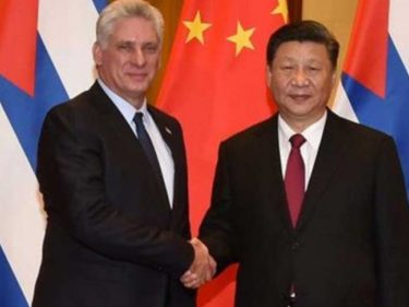 China quer que Cuba abandone o comunismo e se volte pro mercado