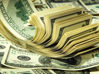 Quem tuitou agora? Dólar bate outra máxima histórica
