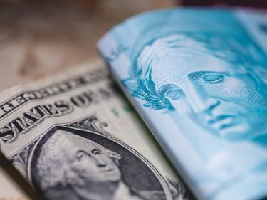 Efeito Trump derruba dólar frente ao Real