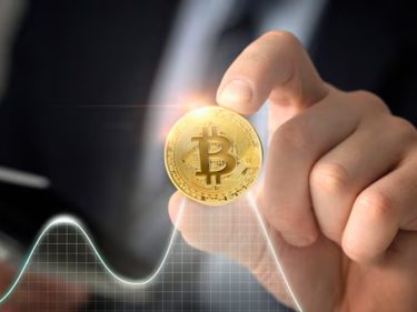 Por que o Bitcoin disparou: escassez, adoção institucional e dinâmica de mercado