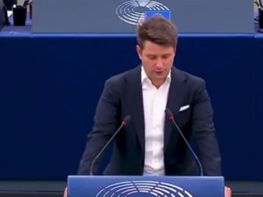 Membro do Parlamento europeu discursa a favor do Bitcoin como proteção