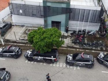 Comando Vermelho extorque empresa e Polícia também prende os extorquidos