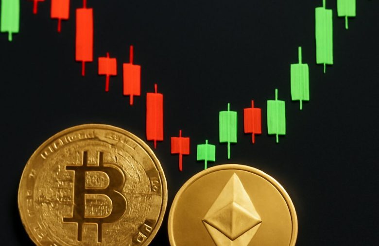Agosto amargo: Bitcoin cai, enquanto Ethereum salta 18,8%