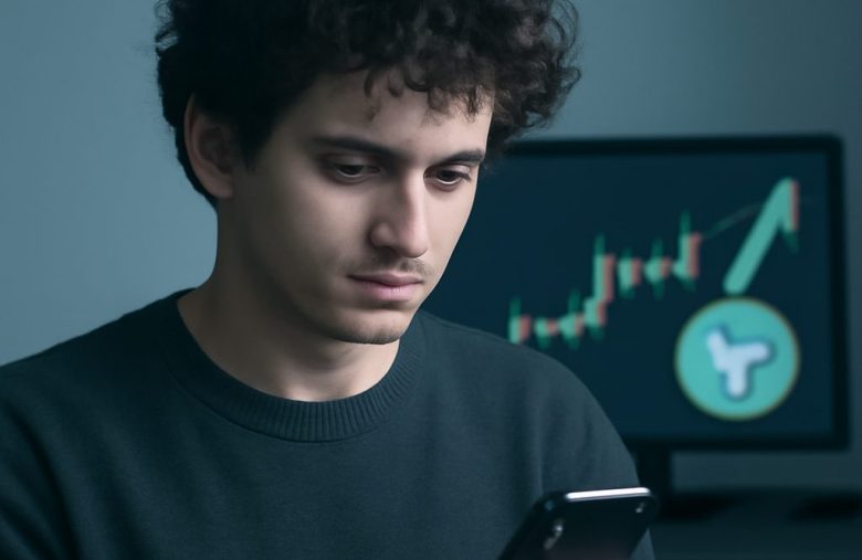 Após seis meses em silêncio, perfil de Sam Bankman-Fried reaparece e FTT salta até 57%