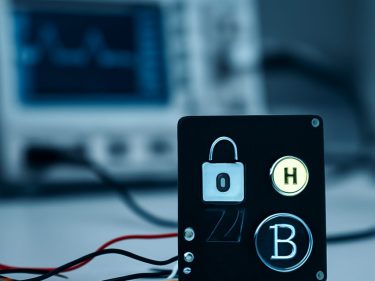 Ledger expõe falha que acelera ataques ao PIN de cartões Tangem