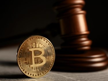 Presidente Trump alega que New York Times prejudicou memecoin em ação de US$ 15 bilhões
