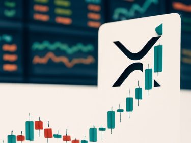 XRP salta 7% no maior rompimento em semanas com estreia de ETFs ligados à Ripple