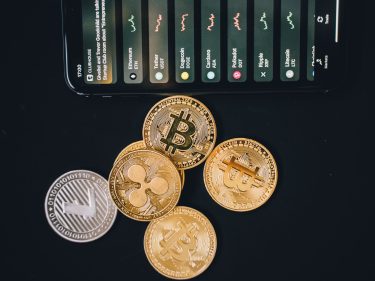 ETFs de Bitcoin têm o pior mês da história: o que explica a fuga de US$ 4 bi