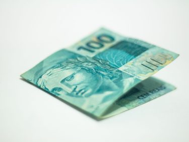 Inadimplência pressiona bancos no 2T26: quem sai ganhando