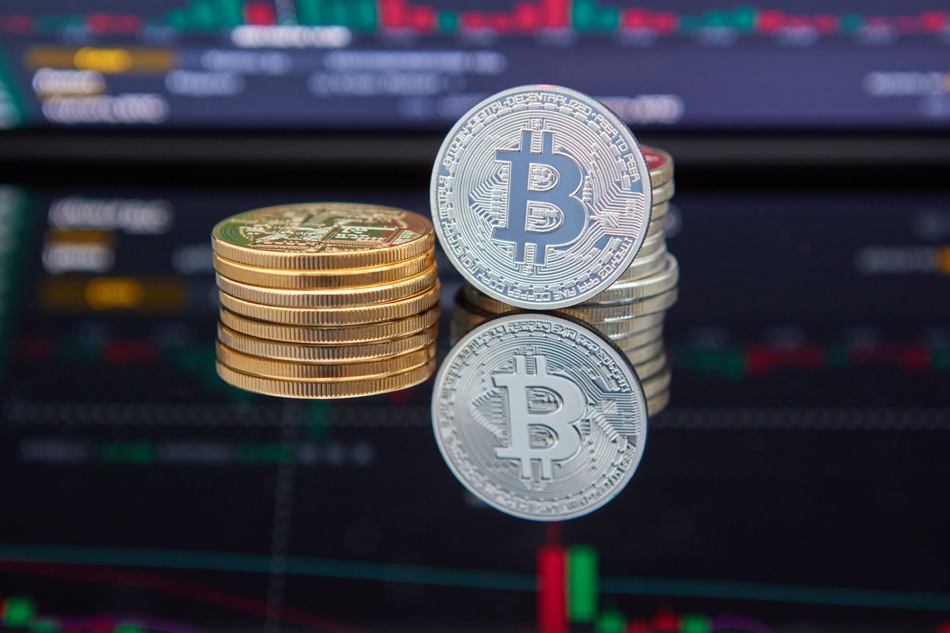 Bitcoin acima de US$ 65 mil: o que sustenta o rali e o que pode freá-lo