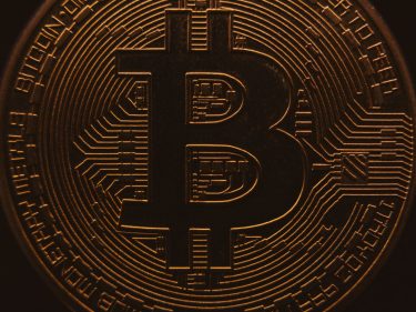 Bitcoin cai com IA chinesa Kimi K3 e novo “momento DeepSeek”