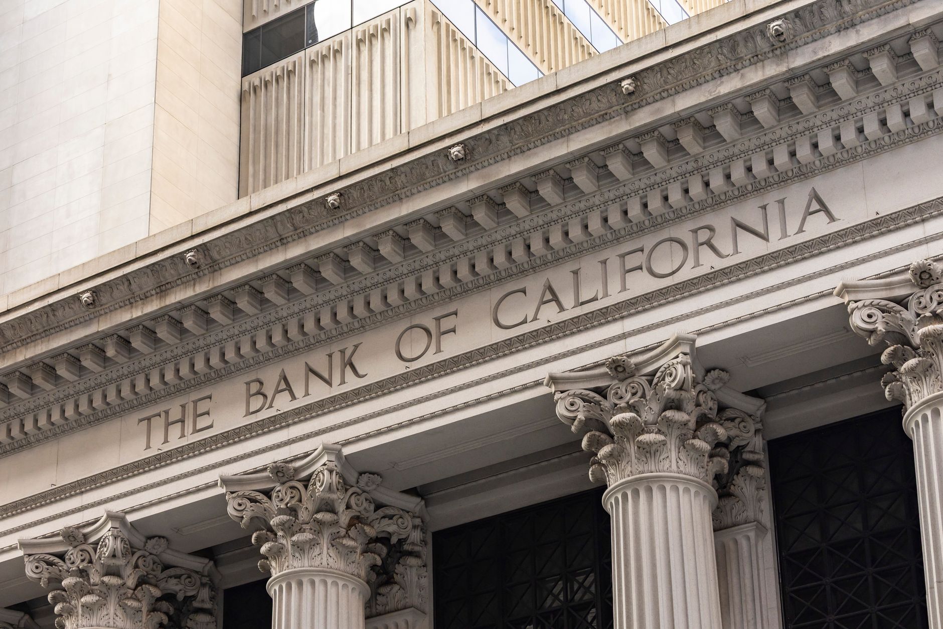 UBS aumenta em 24 vezes posição em opções de compra do ETF de Bitcoin da BlackRock no segundo trimestre