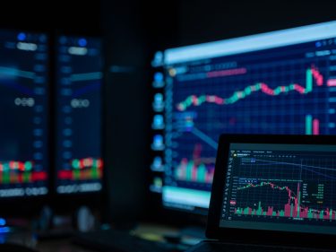 Wall Street fecha em alta, mas semana é de perdas com Treasuries