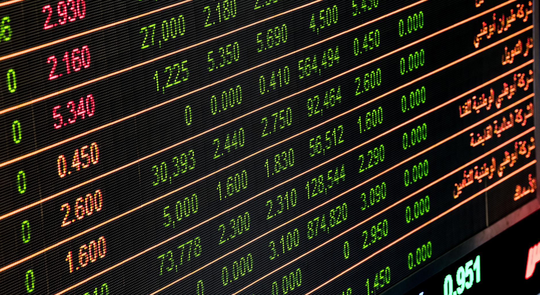 Bolsa de Moscou lança futuros perpétuos de Bitcoin, Ethereum, Solana, XRP e Tron em meio à expansão cripto russa